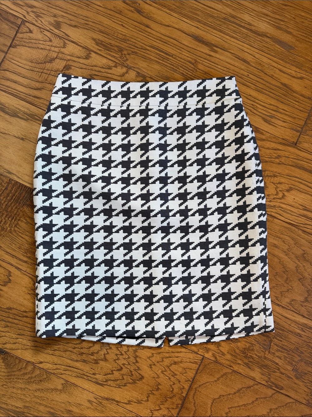 Banana Republic Classic Houndstooth Pencil Skirt - Black & White